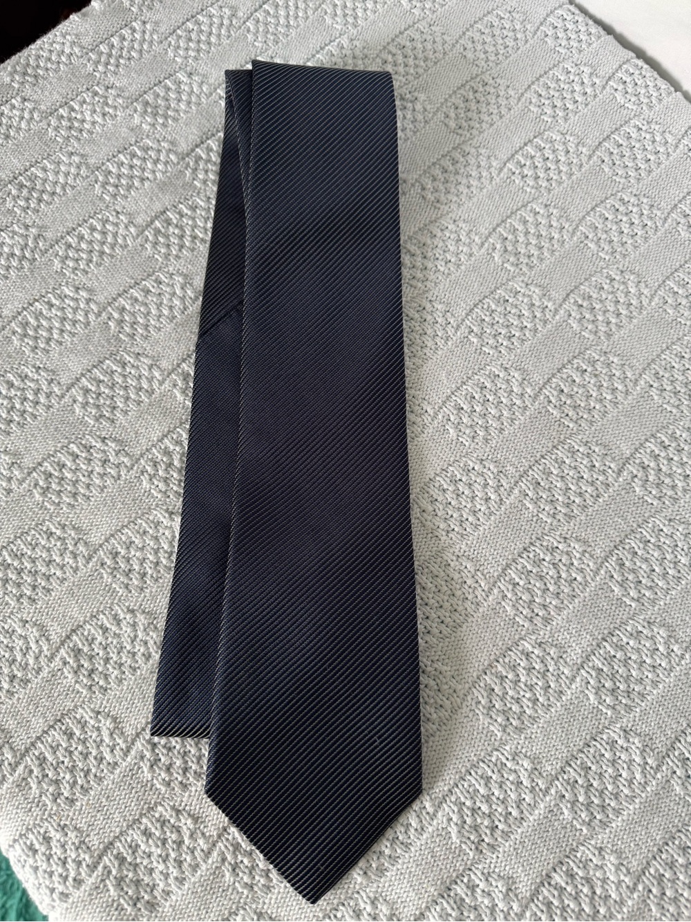 Michael Kors EUC mens navy tie